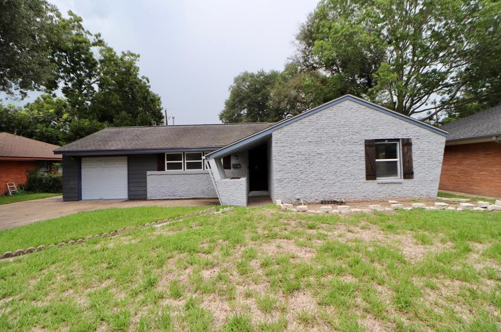6136 Jason St, Houston, TX 77074