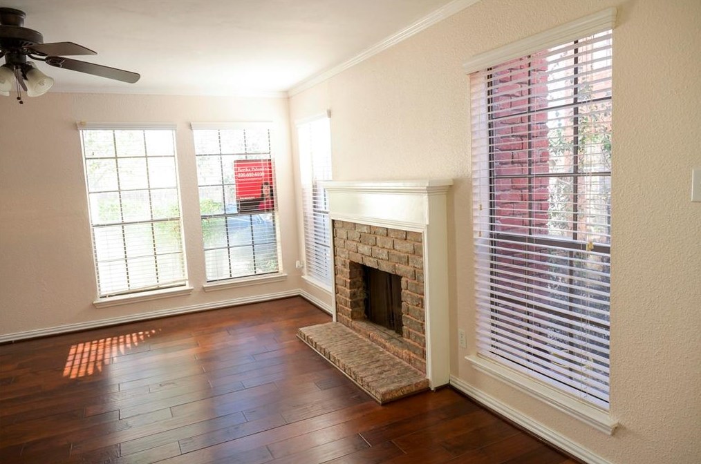 2211 S Kirkwood Rd Apt 24, Houston, TX 77077