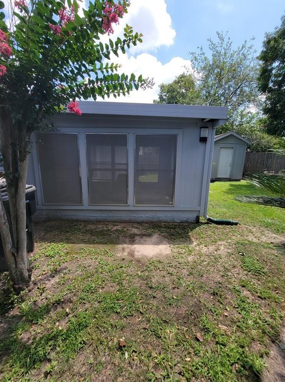3315 Walhalla Dr, Houston TX  77066-4811 exterior