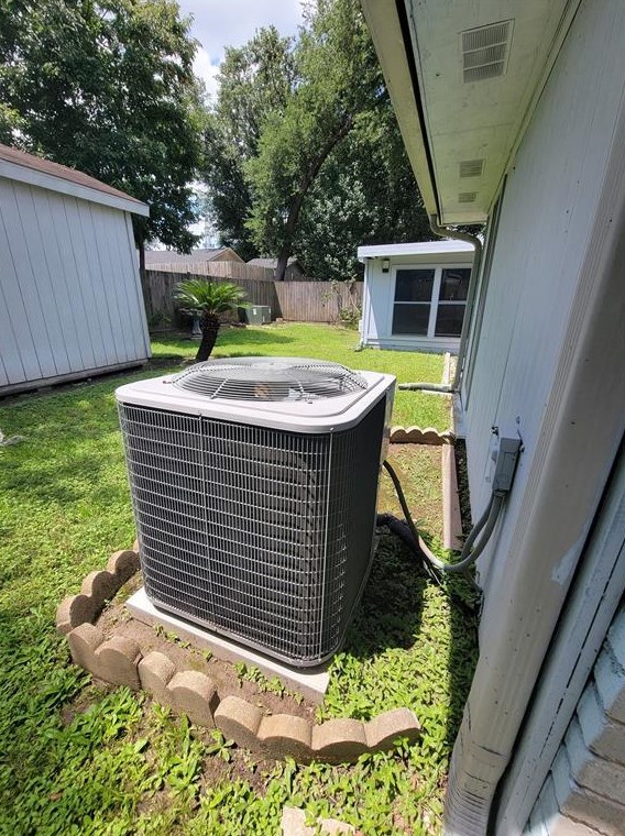 3315 Walhalla Dr, Houston TX  77066-4811 exterior