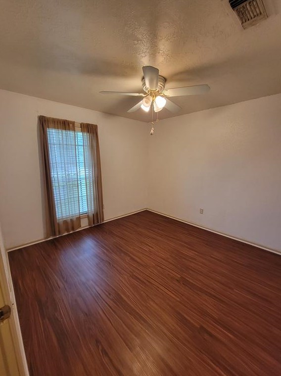 3315 Walhalla Dr, Houston TX  77066-4811 exterior