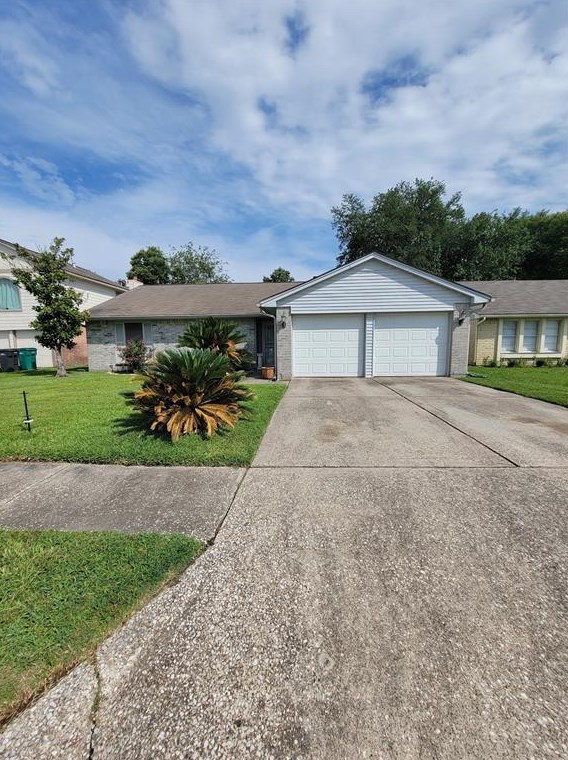 3315 Walhalla Dr, Houston TX  77066-4919 exterior