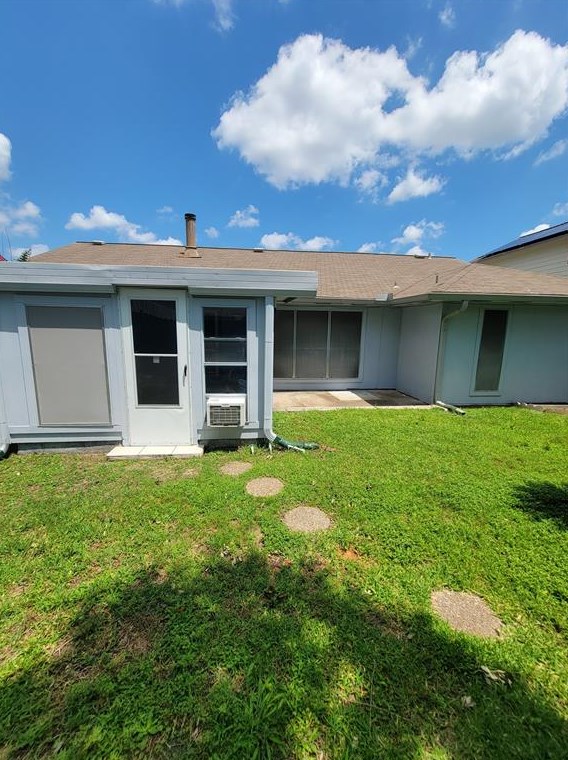 3315 Walhalla Dr, Houston TX  77066-4811 exterior