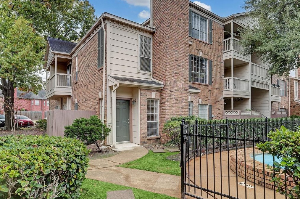2626 Holly Hall St #508, Houston, TX 77054