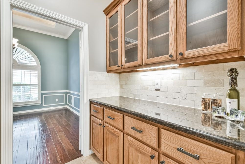 4902 Wellington Way, Houston TX  77069-2138 exterior