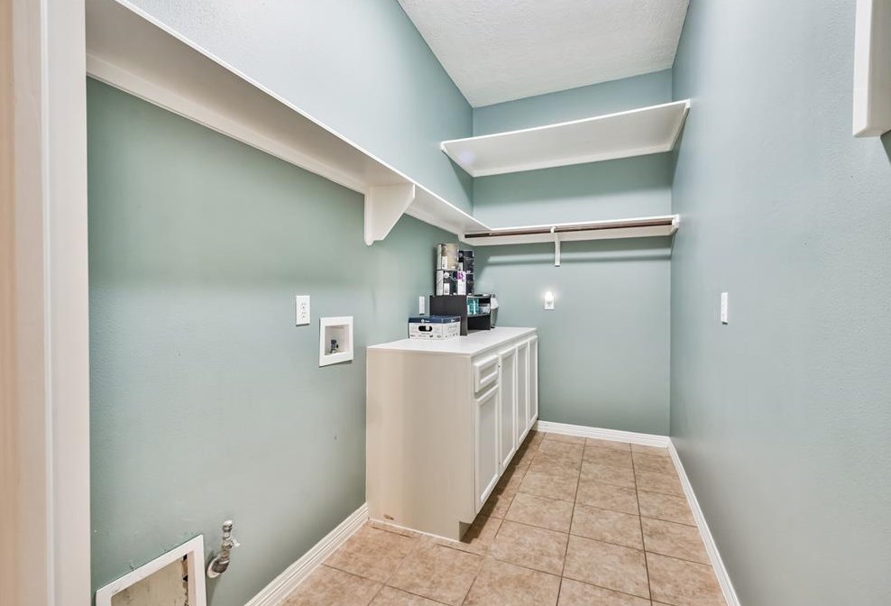 4902 Wellington Way, Houston TX  77069-2138 exterior