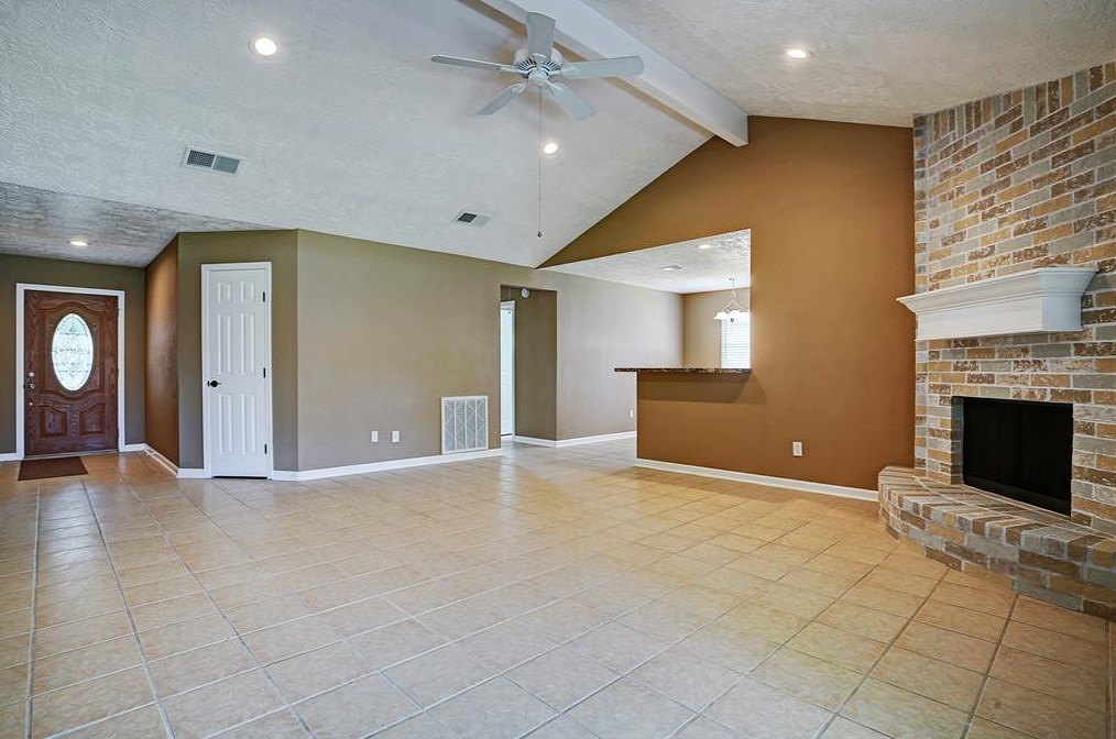 2812 Travellers St, League City, TX 77573-4721
