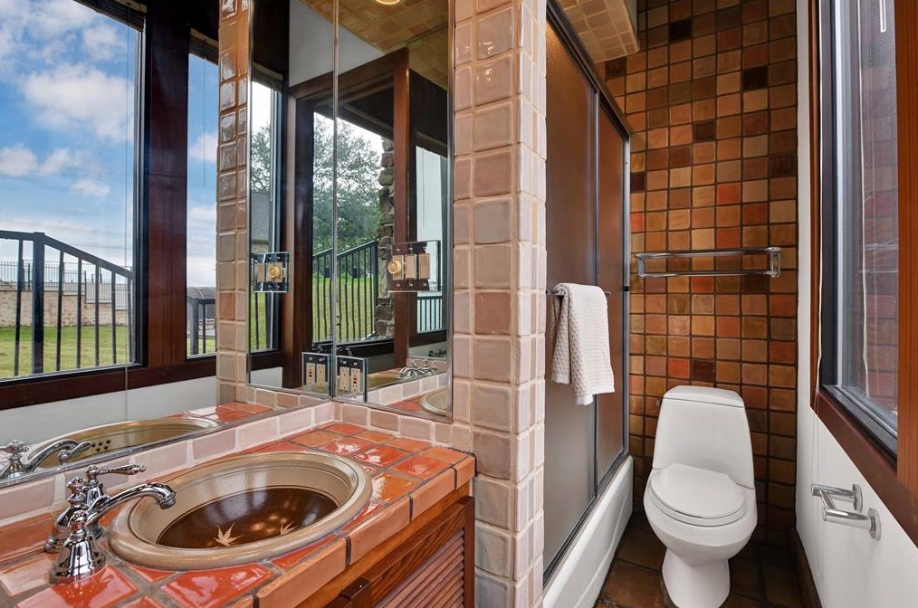 3925 Northshore Dr, Montgomery TX 77356-5369 exterior