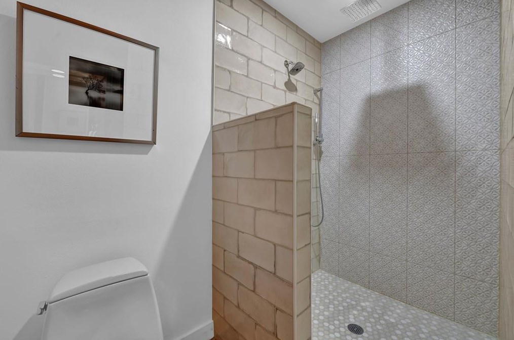 3925 Northshore Dr, Montgomery TX 77356-5369 exterior