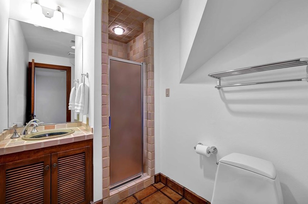 3925 Northshore Dr, Montgomery TX 77356-5369 exterior