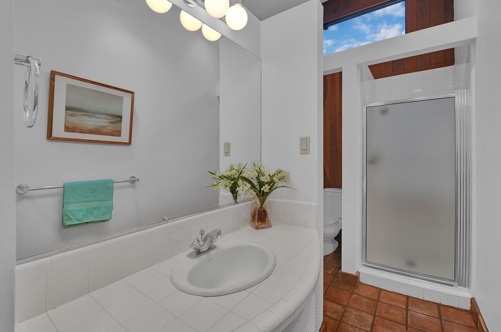 3925 Northshore Dr, Montgomery TX 77356-5369 exterior