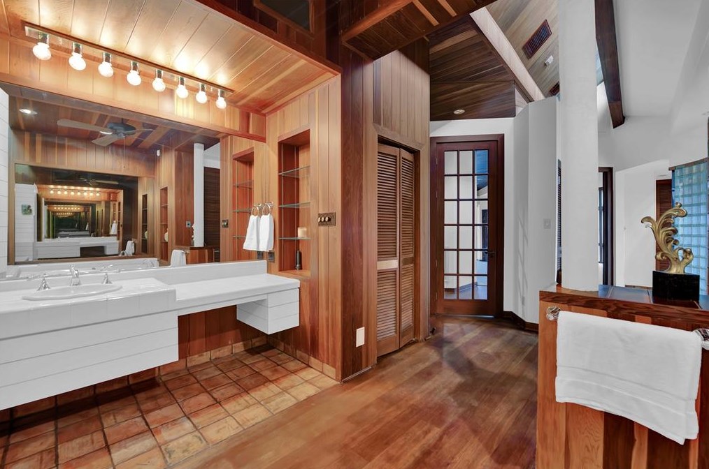 3925 Northshore Dr, Montgomery TX 77356-5369 exterior