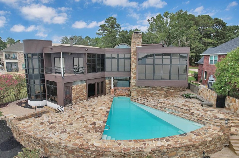 3925 Northshore Dr, Montgomery TX 77356-5369 exterior