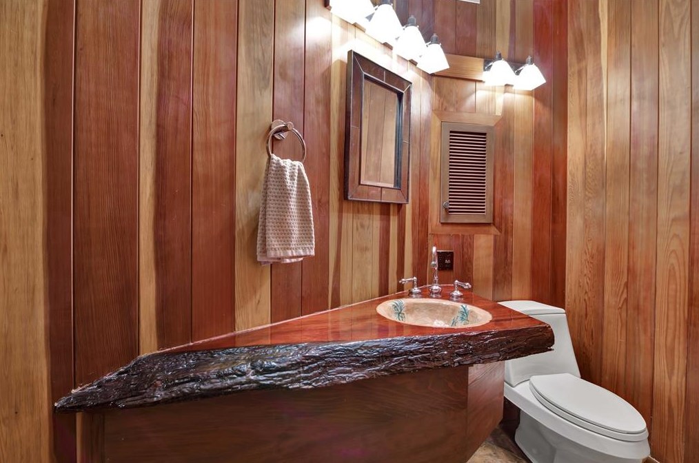 3925 Northshore Dr, Montgomery TX 77356-5369 exterior