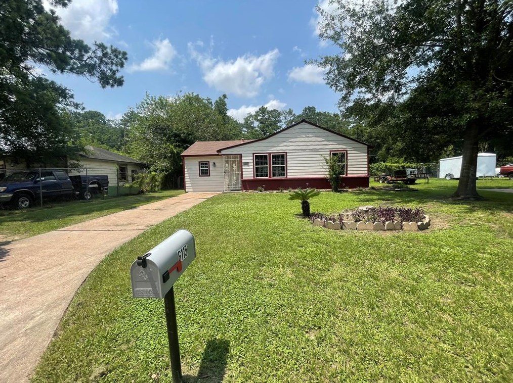 6115 Micollet St, Houston, TX 77016-1322