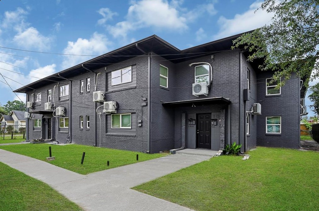 7210 Dahlia St, Houston, TX 77012-2955