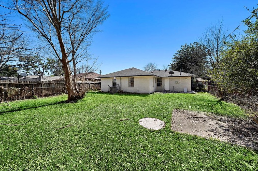 3121 Chimira Ln, Houston TX  77051-4241 exterior
