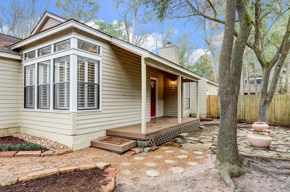 23 Fire Flicker Pl, Spring TX  77381-3281 exterior