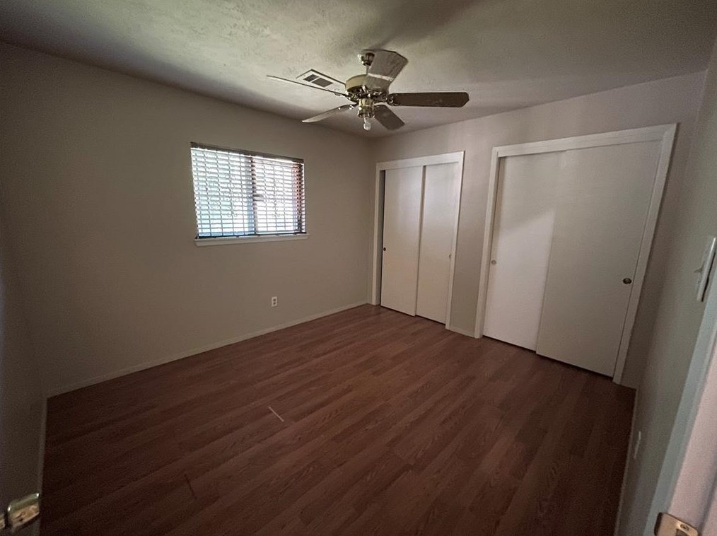 10727 Sharpview Dr, Houston TX  77072-2711 exterior