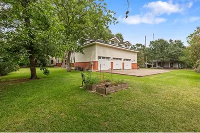401 N Walnut Avenue, Eagle Lake, TX 77434 - Photo 32