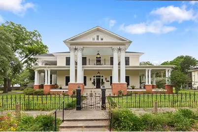 401 N Walnut Avenue, Eagle Lake, TX 77434 - Photo 1