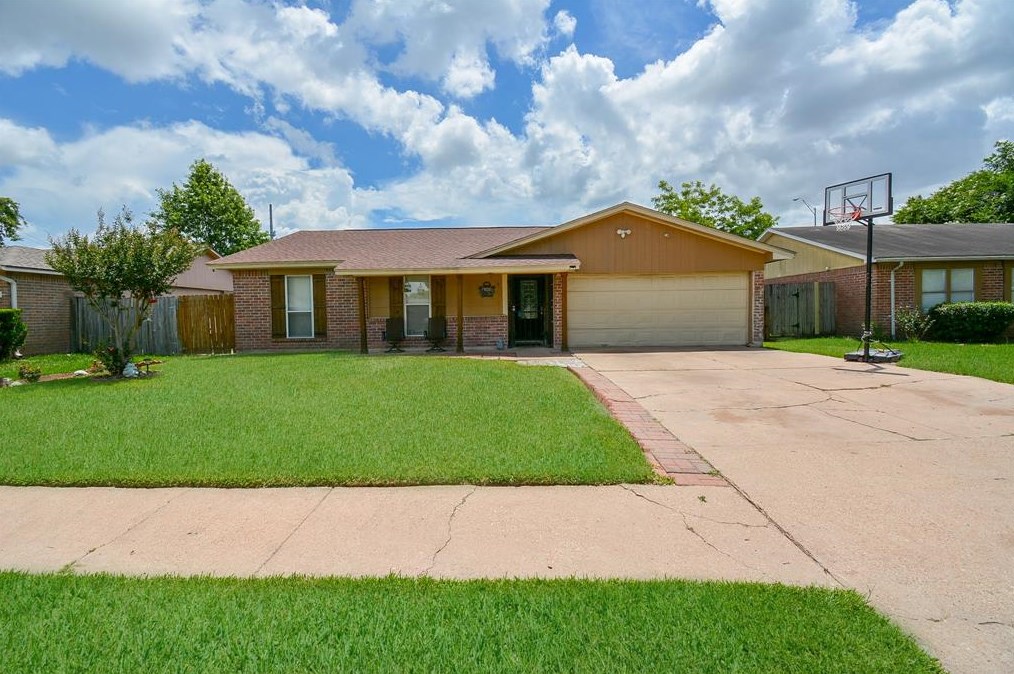 10234 Northview Dr, Houston, TX 77086-2127