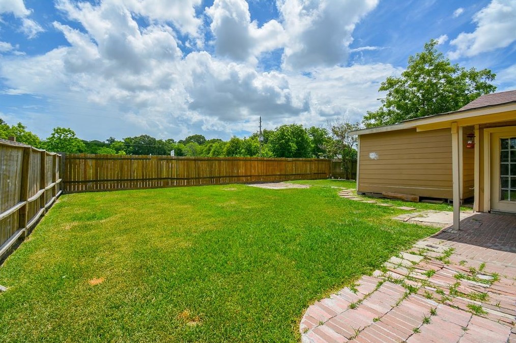 10234 Northview Dr, Houston TX  77086-2014 exterior
