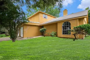 6814 Indian Falls Dr, Houston, TX 77489 - Photo 2