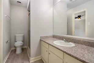 6814 Indian Falls Dr, Houston, TX 77489 - Photo 16