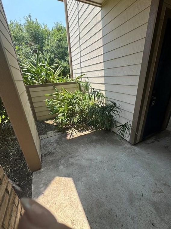 7077 Holiday Dr, Galveston, TX 77550-3030