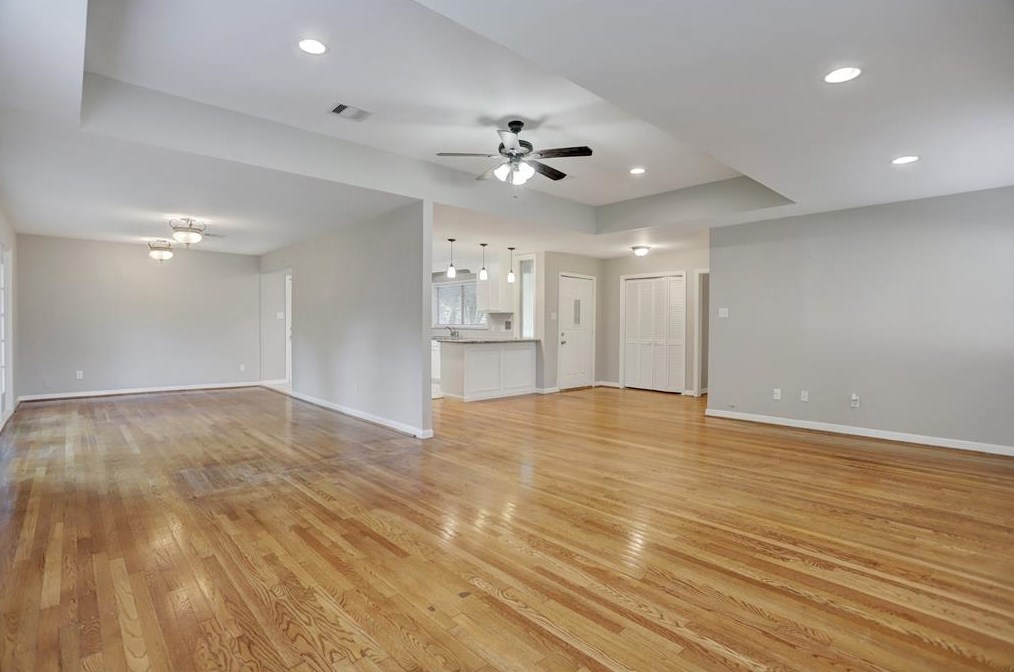 5259 Creekbend Dr, Houston, TX 77096