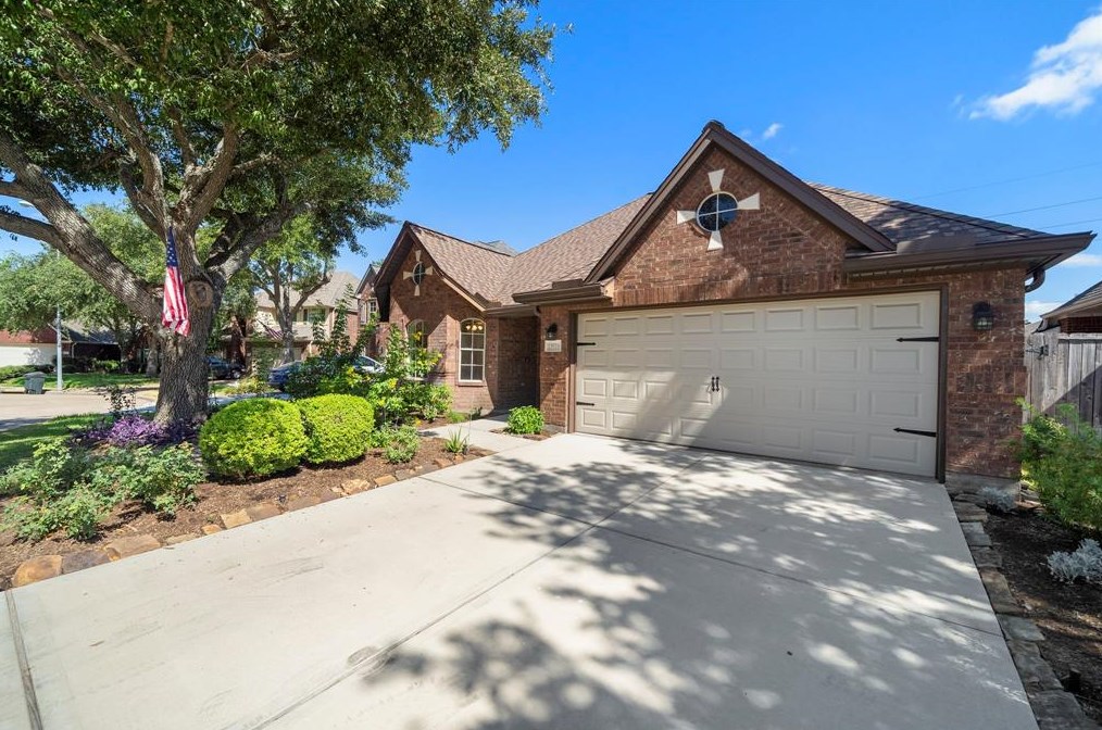 13926 Roxton Dr, Houston, TX 77077-1563