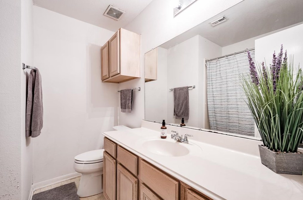 7859 Split Oak Dr, Houston TX  77040-2741 exterior
