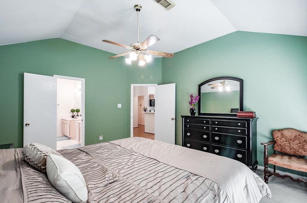 7859 Split Oak Dr, Houston TX  77040-2741 exterior