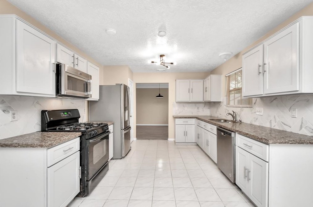 9311 Waving Fields Dr, Houston, TX 77064