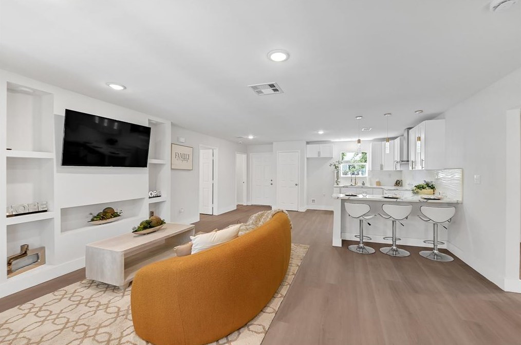 10105 Fairland Dr, Houston TX  77051-3640 exterior