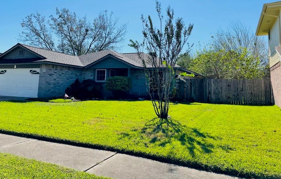 2807 Whispering Ct, Sugar Land, TX 77498