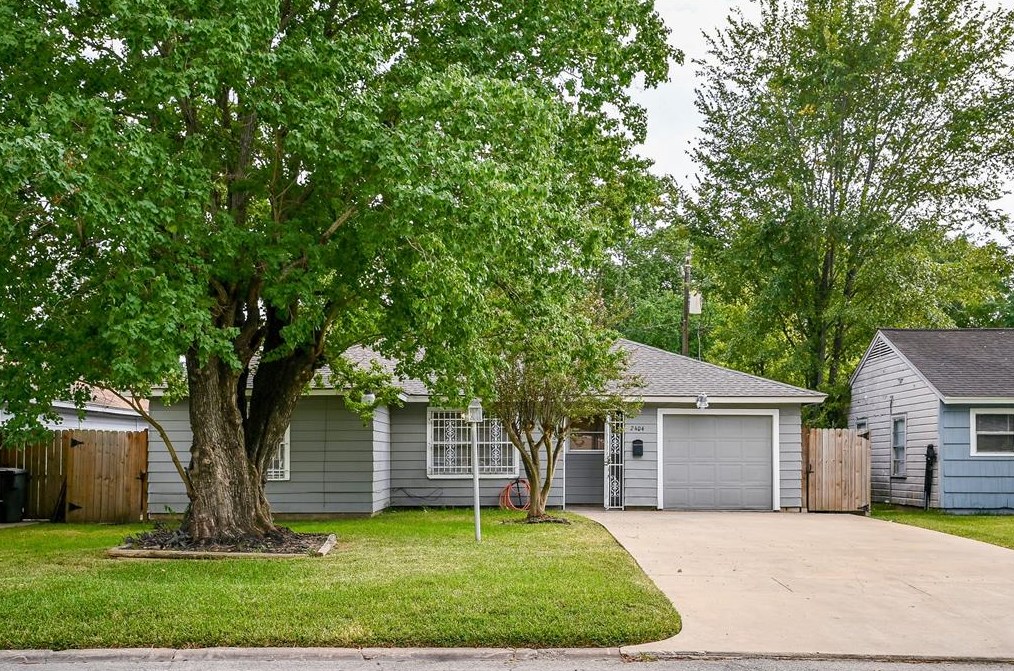 2404 Ingersol Ave, Pasadena, TX 77506-2916