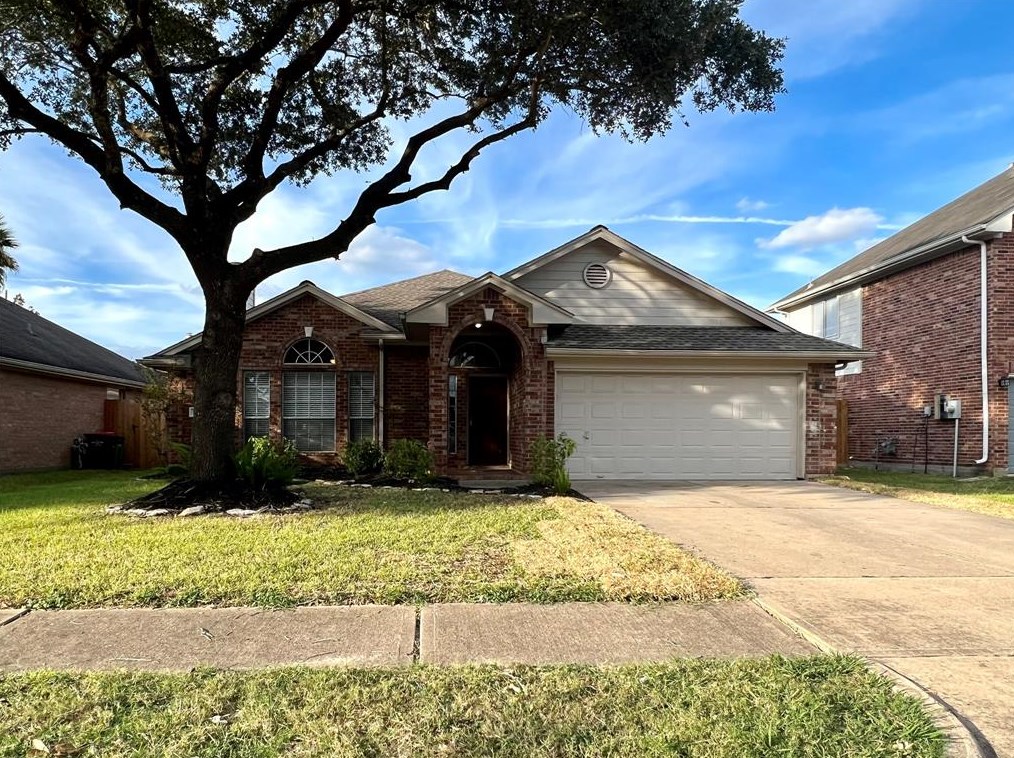 1334 Owl Tree Ct, Fresno, TX 77545
