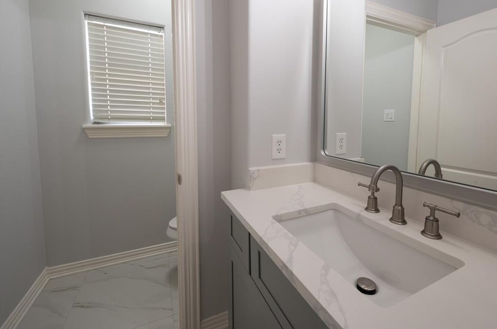 1711 Cottage Lndg Ln, Houston TX  77077-1992 exterior