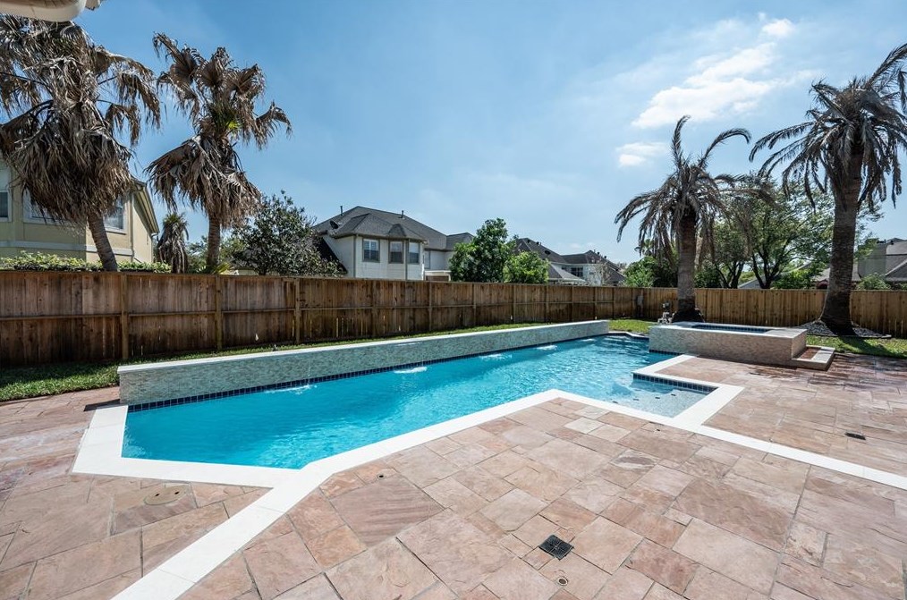 1711 Cottage Lndg Ln, Houston TX  77077-1992 exterior