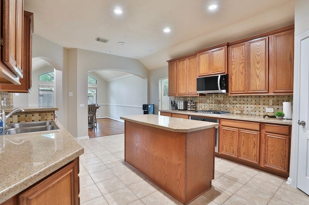 12623 Cooper Breaks Dr, Humble TX 77346-4112 exterior