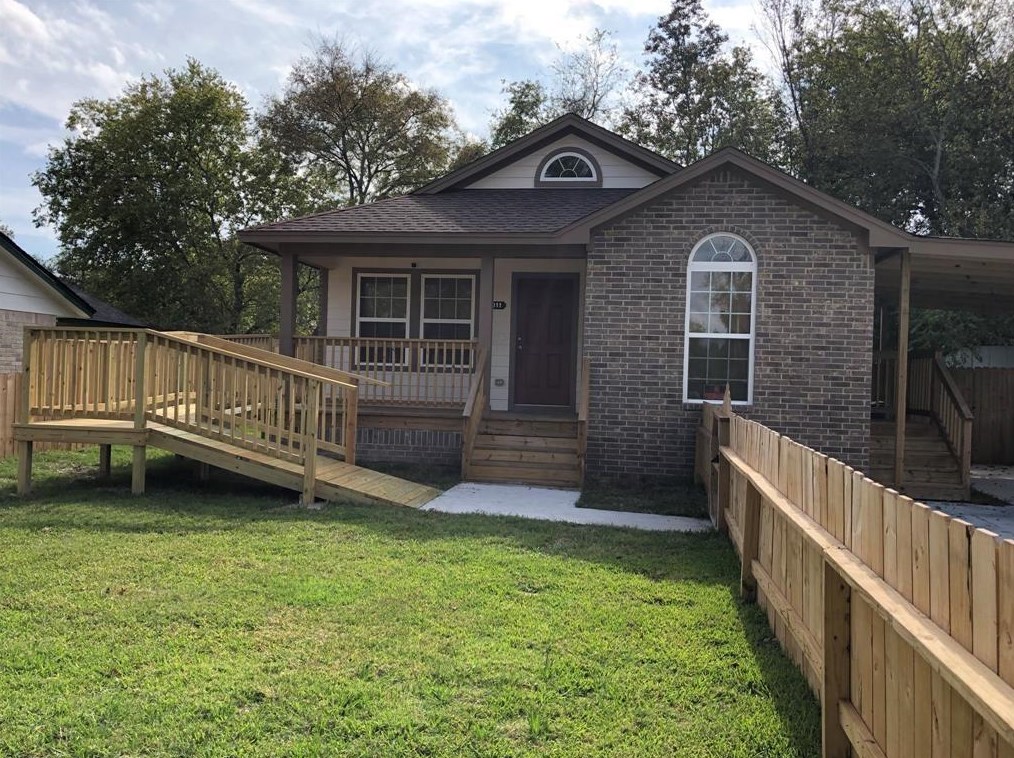 2011 Aldsworth Dr, Houston, TX 77088