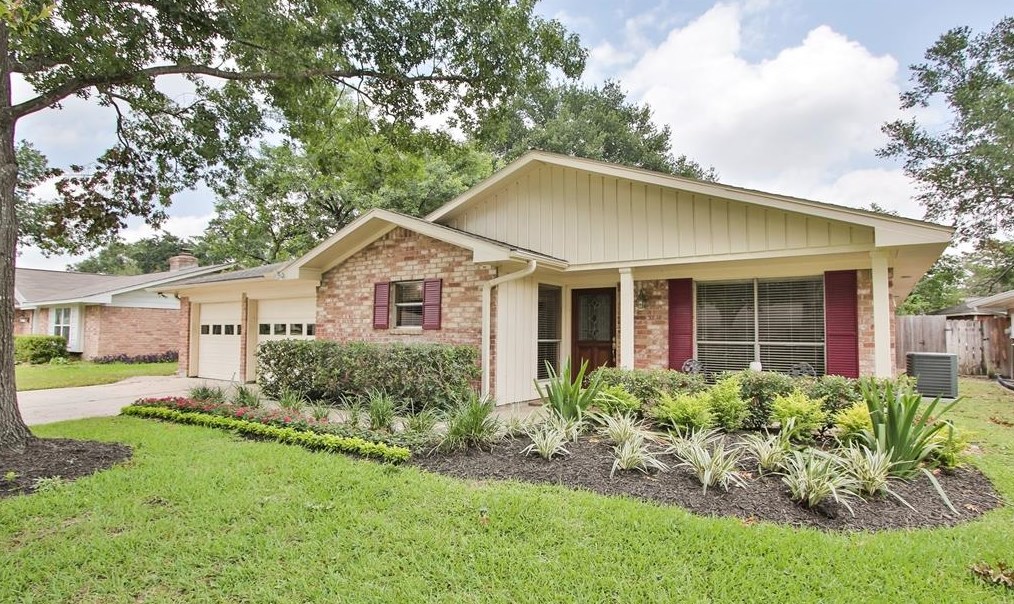 8918 Arbor Wood Dr, Houston, TX 77040-4704