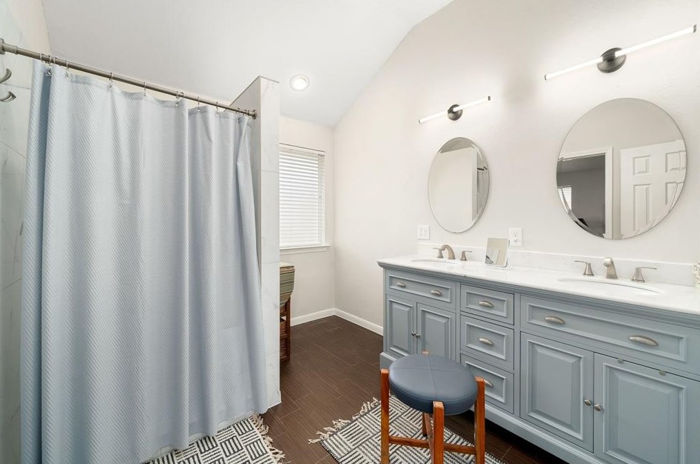 11902 Knl Bnd Ct, Houston TX  77070-5245 exterior