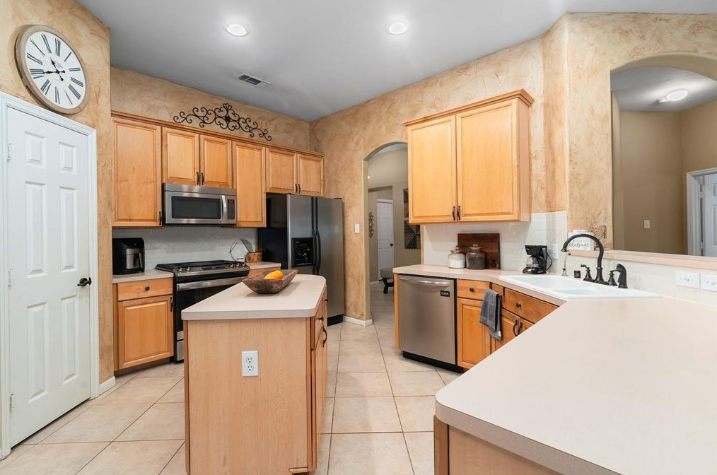 11902 Knl Bnd Ct, Houston TX  77070-5245 exterior