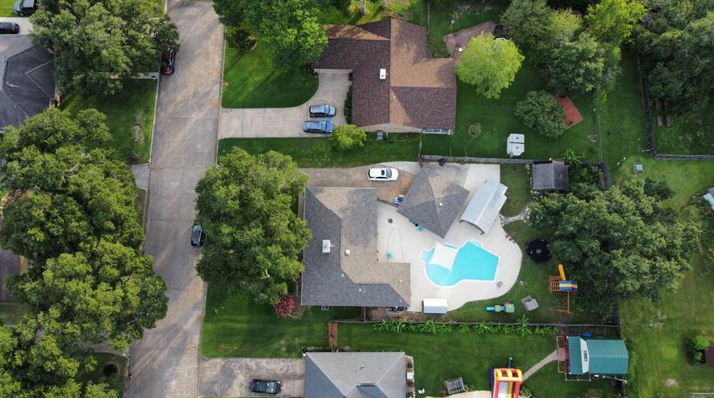 218 W Sherwood Dr, Alvin, TX 77511
