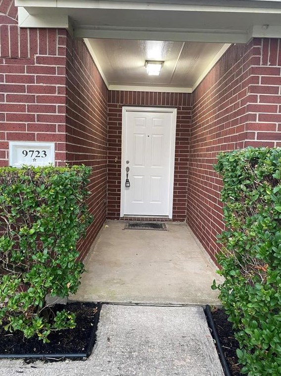 9723 Misty Vine Ct, Houston, TX 77088