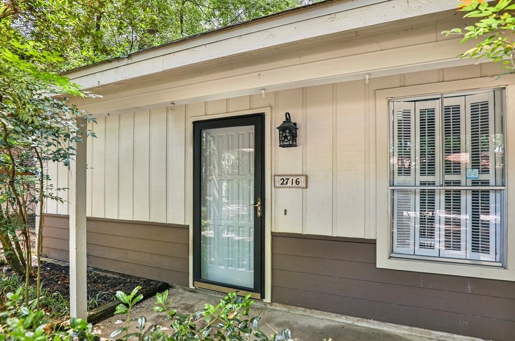 2716 Millbend Dr, Spring TX  77380-1718 exterior