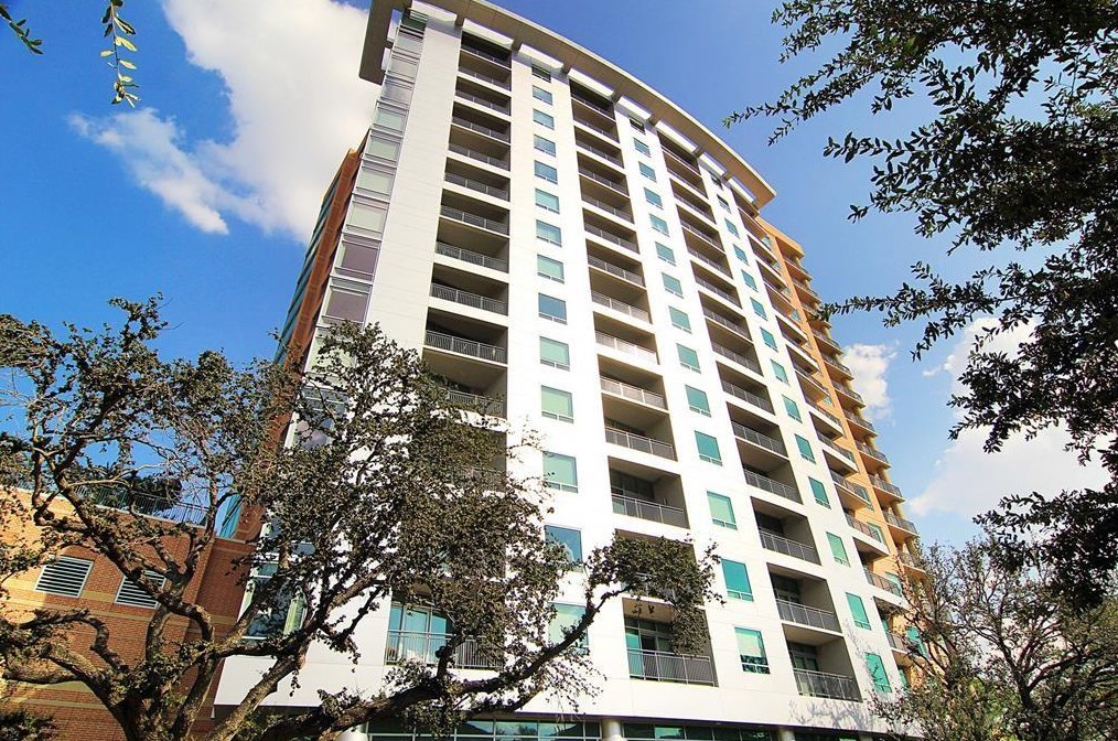 2207 Bancroft St, Houston TX  77027-3705 exterior